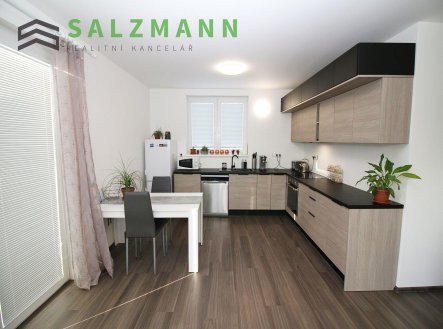 Pronájem bytu, 4+kk, 82 m²