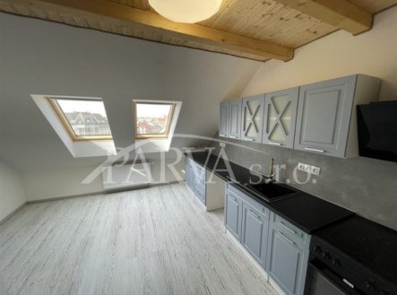 Pronájem bytu, 3+kk, 90 m²