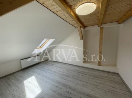 Pronájem bytu, 3+kk, 90 m²