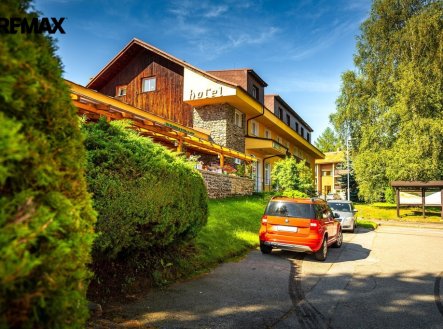 Prodej nájemního domu, 1 600 m²