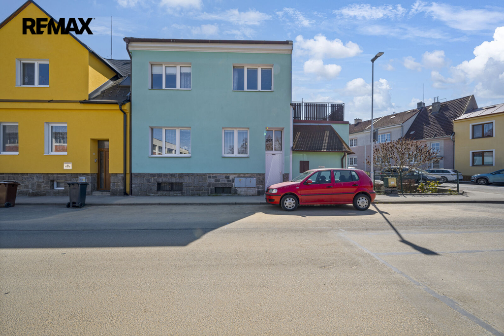 a7402385-copy-1.jpg