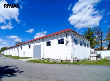 Pronájem skladu, 950 m²