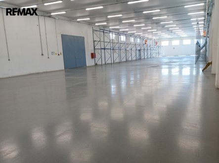 Pronájem skladu, 950 m²