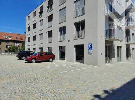 Rohová jednotka E 103 | Prodej - obchodní prostor, 119 m²