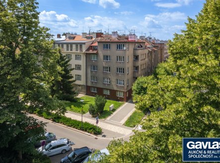 Prodej nájemního domu, 1 301 m²