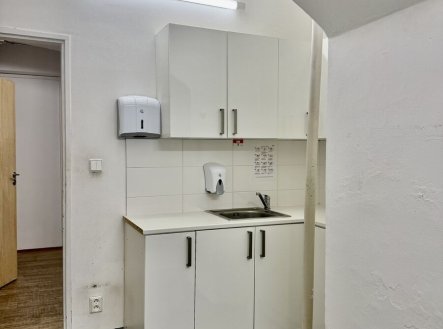 Pronájem skladu, 520 m²