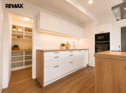Pronájem bytu, 5+kk, 114 m²
