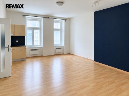 Pronájem bytu, 1+kk, 38 m²