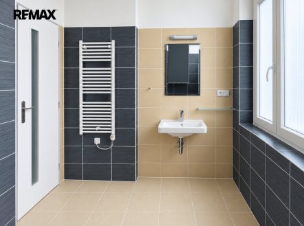 Pronájem bytu, 1+kk, 38 m²
