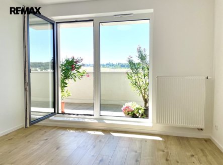 Pronájem bytu, 2+kk, 66 m²