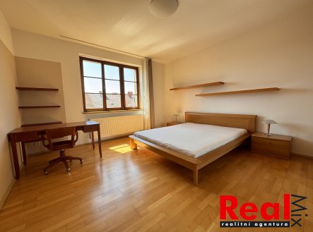 Pronájem bytu, 2+1, 75 m²
