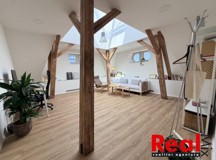 Pronájem kanceláře, 28 m²