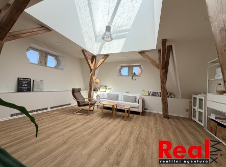 Pronájem kanceláře, 28 m²