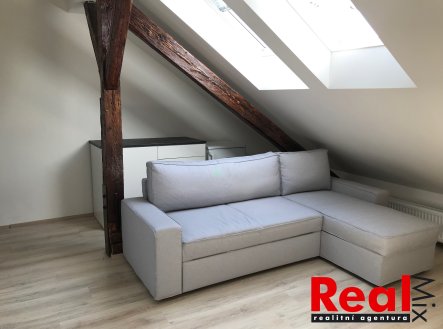 Pronájem bytu, 1+kk, 31 m²