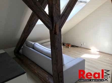 Pronájem bytu, 1+kk, 31 m²