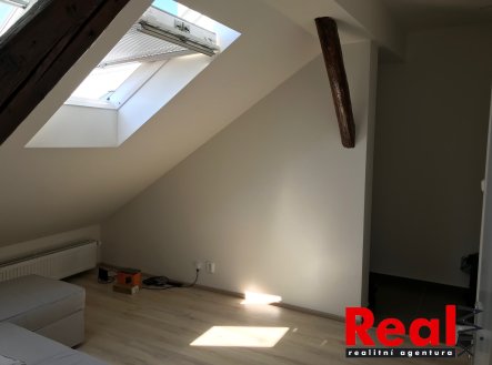 Pronájem bytu, 1+kk, 31 m²