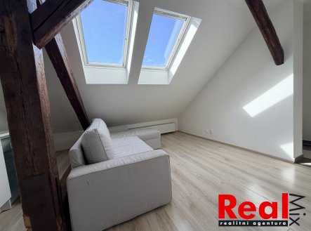 Pronájem bytu, 1+kk, 31 m²