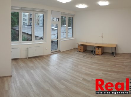 Pronájem kanceláře, 33 m²