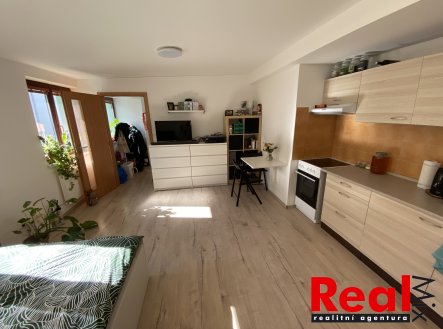 Pronájem bytu, 1+kk, 30 m²