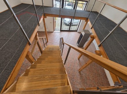 Pronájem obchodní prostory, 100 m²