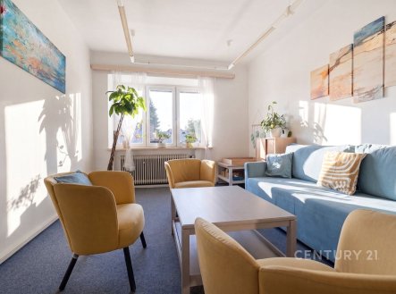 Pronájem kanceláře, 66 m²