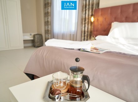 Prodej hotel, 1 200 m²