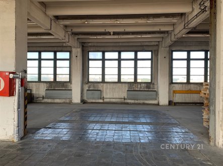 Pronájem skladu, 1 422 m²