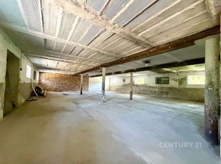Pronájem skladu, 255 m²