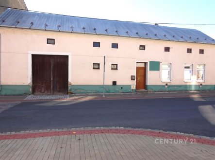 Pronájem kanceláře, 450 m²