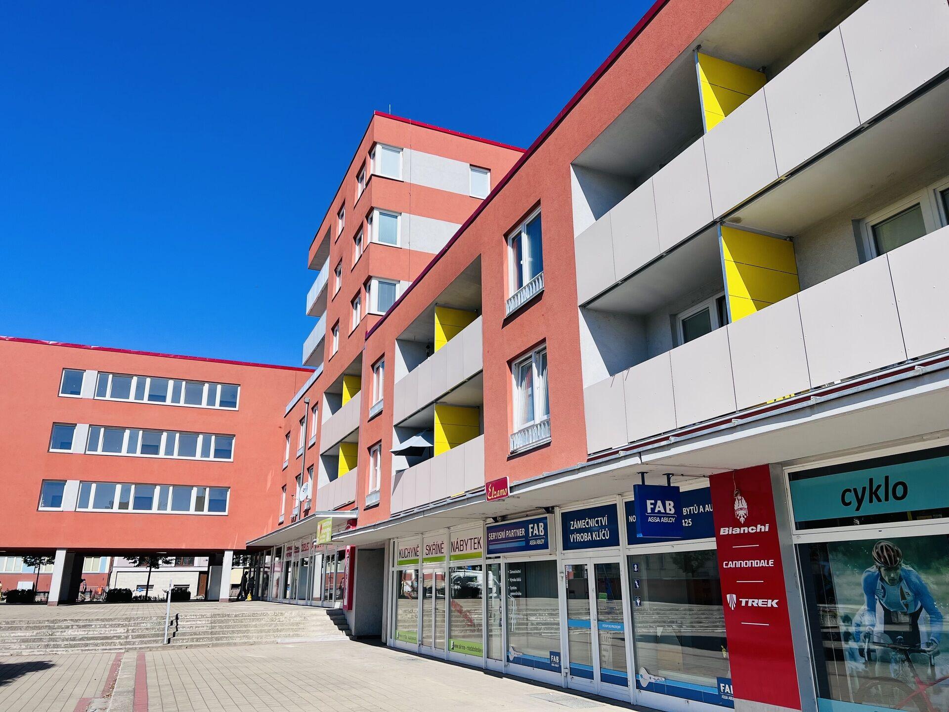 Pronájem garsonky s teráskou, 30 m², ulice U Kasáren - Mladá Boleslav
