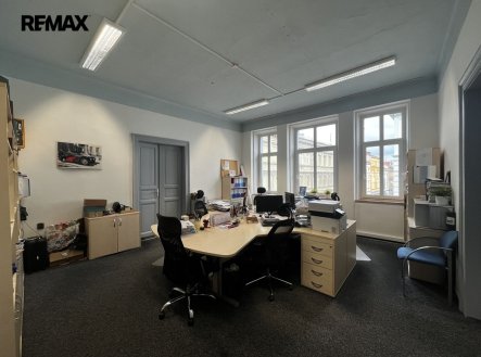 Pronájem kanceláře, 90 m²