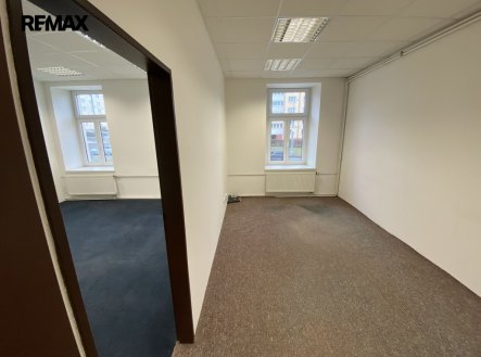 Pronájem kanceláře, 222 m²