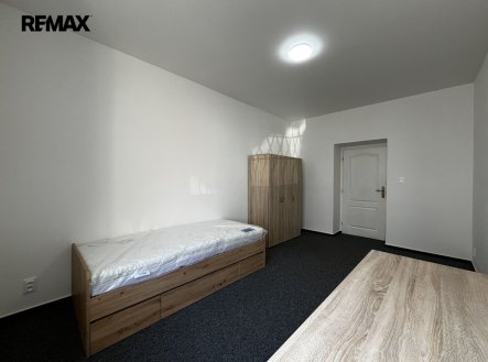 Pronájem bytu, jiný, 90 m²