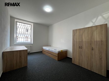 Pronájem bytu, 1+kk, 90 m²