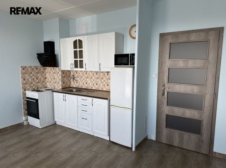 Pronájem bytu, 1+kk, 27 m²