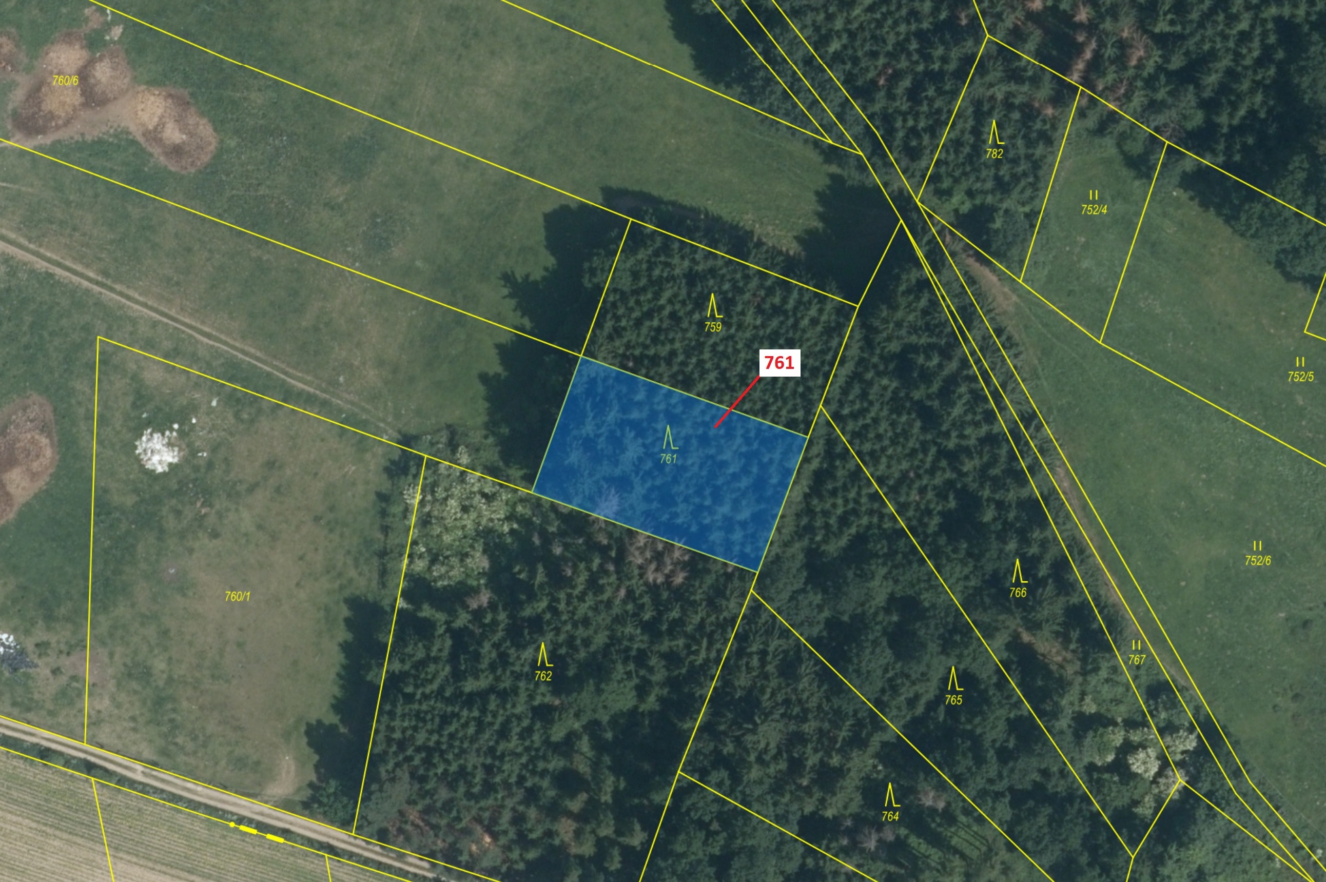 Lesní pozemek o výměře 1092 m2, podíl 1/1, katastrální území Bořkovice, obec Zvěstov, obec s rozšíře