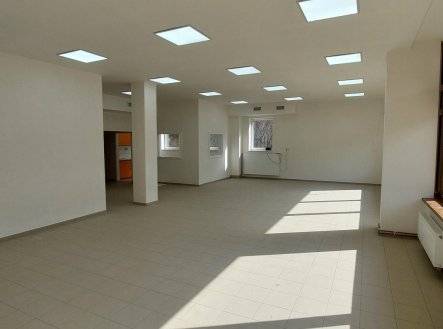 Pronájem obchodní prostory, 130 m² obrázek
