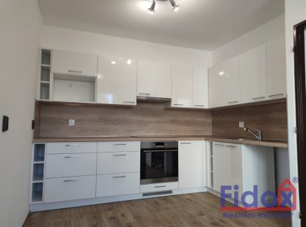 Pronájem bytu, 3+1, 90 m²