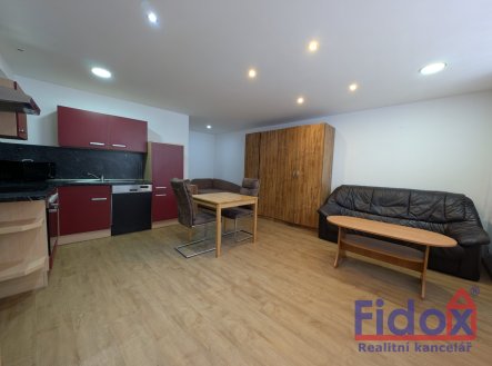 Pronájem bytu, 1+kk, 40 m²