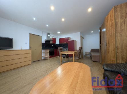 Pronájem bytu, 1+kk, 40 m²