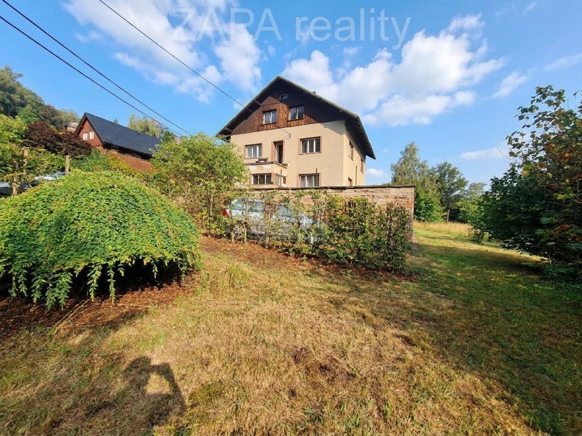 dům foto od garáže