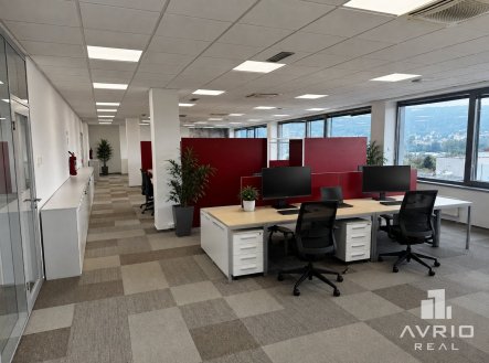 Pronájem kanceláře, 131 m²