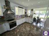Prodej domu/vily, 340 m²