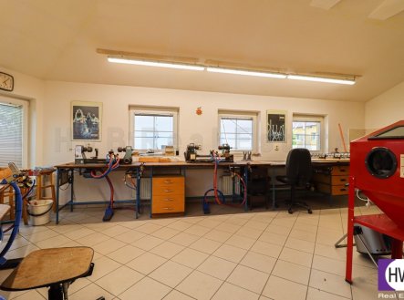 Pronájem výrobní prostory, 42 m²