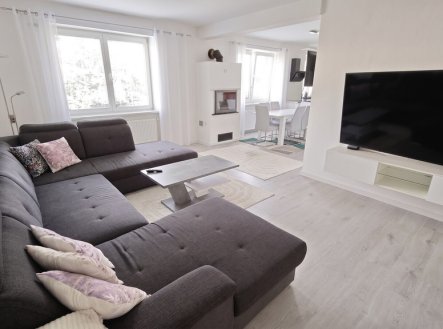 Pronájem bytu, 6+1, 162 m²