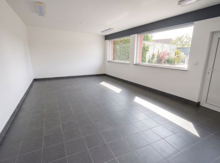 Pronájem obchodní prostory, 32 m²