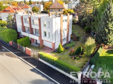 . | Pronájem - dům/vila, 220 m²