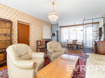 Pronájem domu/vily, 220 m²