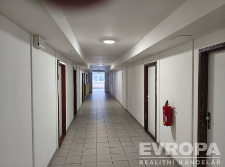 Pronájem skladu, 73 m²