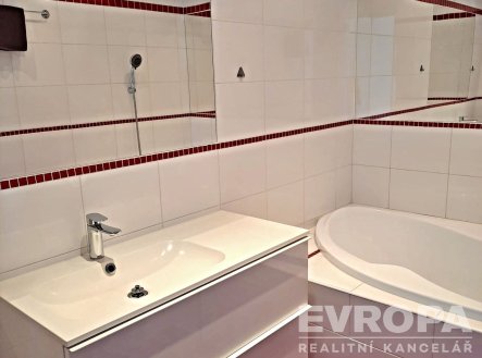 Pronájem bytu, 3+1, 72 m²